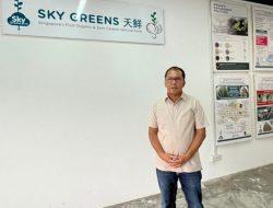 Wali Kota Danny Kunjungi City Farming Sky Greens Singapore