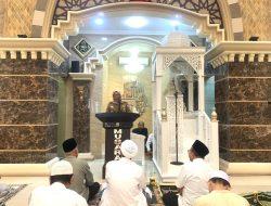 Camat Wajo Hadiri Peringatan Isra Miraj di Masjid Mubarak Kelurahan Butung