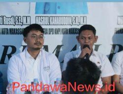 Camat Ujung Tanah Bersama Sekcam Mendampingi Ketua FKKM dr. Udin Gelar Diskusi Pemuda Pesisir