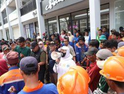 Gunakan Mobil Patroli, Fatmawati Rusdi Pantau Gerakan Bersih Taman Kota