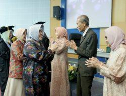 Hadiri Pengukuhan Guru Besar Prof Asri Jaya, Ketua TP PKK Makassar Sampaikan Dukungan Penuh
