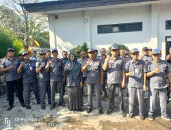 Direksi Perumda Parkir Makassar Apresiasi Kinerja Petugas dan Pegawai dengan Bagikan Rompi dan Topi