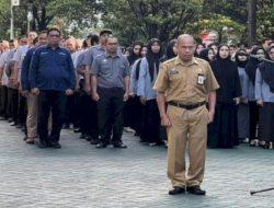 Pimpin Apel Pagi, Kabag Humas Protokol Sekretariat DPRD Makassar Tekankan Kedisiplinan dalam Tugas