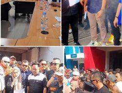 Ada apa.!! Ratusan Massa Aksi Dari Aliansi Pemuda,Mahasiswa dan Ormas Geruduk Kantor Kompas tv Kota Makassar