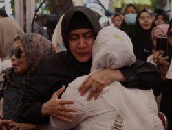 Ketua TP PKK Kota Makassar Beri Dukungan Moril kepada Istri Almarhum Camat Ujung Pandang
