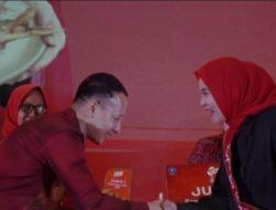 Ketua PKK Ujung Tanah Juara Pertama Royco Ibu Juara Tahun 2024