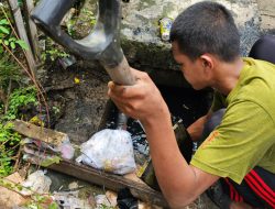 Warga Alla-Alla Lorong 2 Gelar Aksi Gotong Royong Bersihkan Drainase Tersumbat