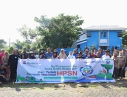 Peringati HPSN 2025, DLH Makassar Tanam Puluhan Pohon Ketapang Kencana di TPS 3R Untia