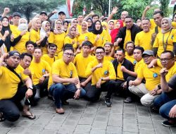 Kerja Bakti Perumda Parkir: Dirum Turun Langsung Pimpin Pembersihan Halaman Kantor